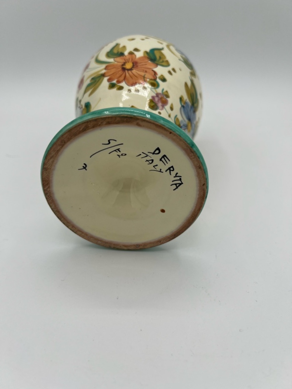 Deruta Italy hand painted floral vase - Picture 6 of 10